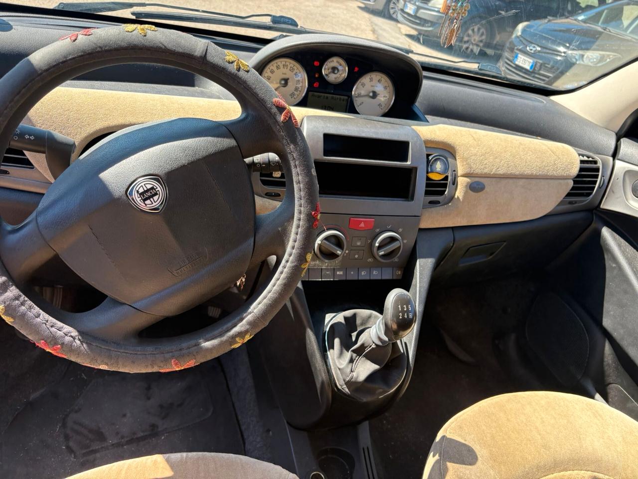 Lancia Ypsilon 1.2 16V Argento