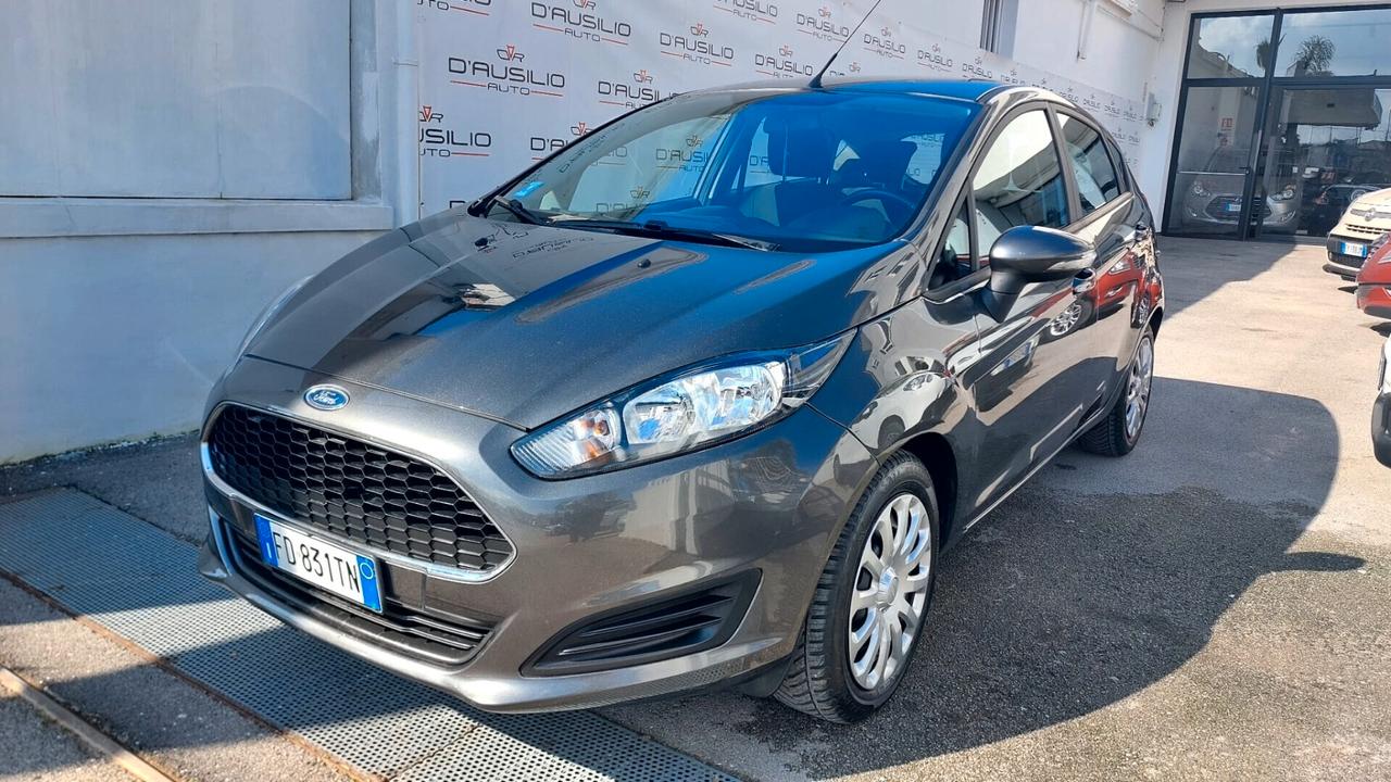 Ford Fiesta 1.5 TDCi 75CV 5 porte Black & White Edition - 2016