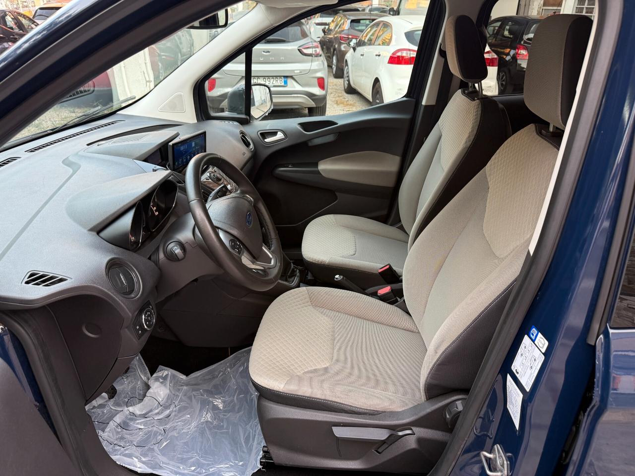 Ford Tourneo Courier 1.0 EcoBoost 100 CV Titanium