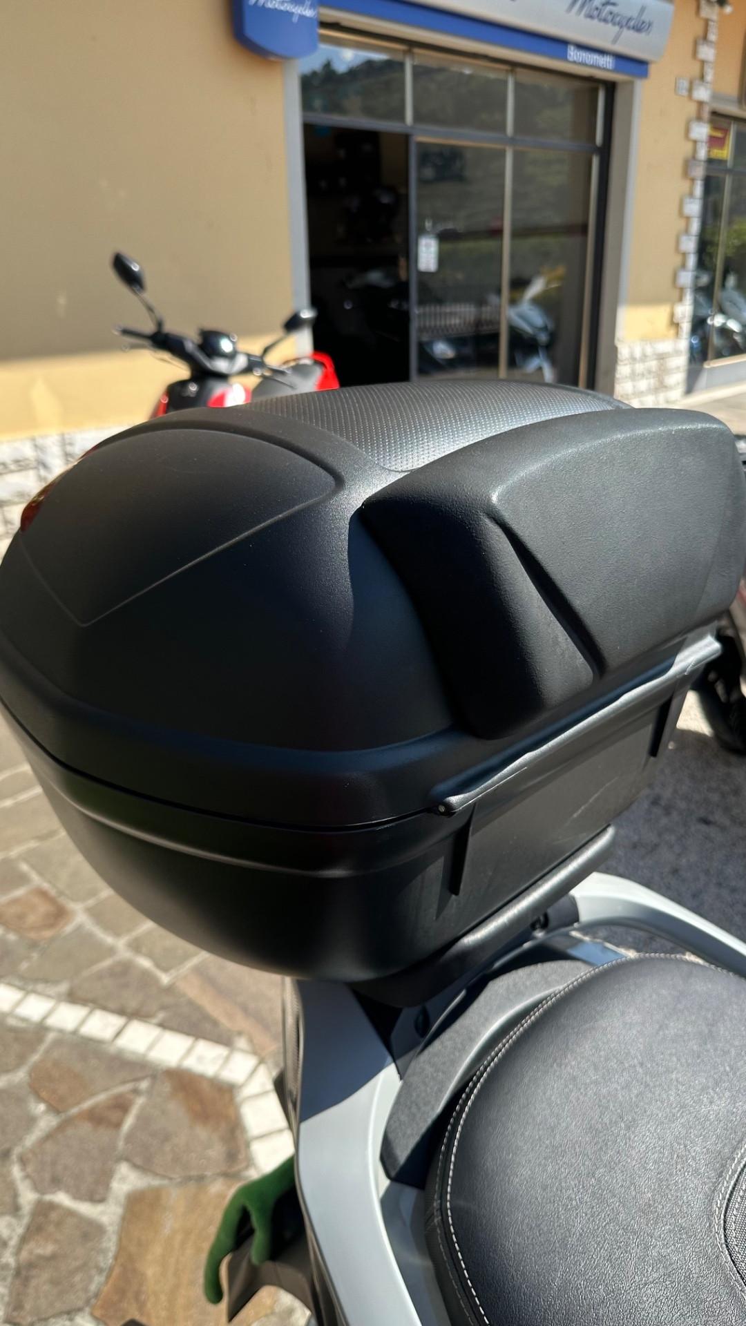 Kymco Agility 300i Con Bauletto