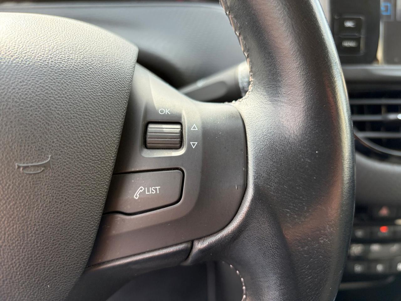 Peugeot 208 PureTech 82 5p. GPL Allure