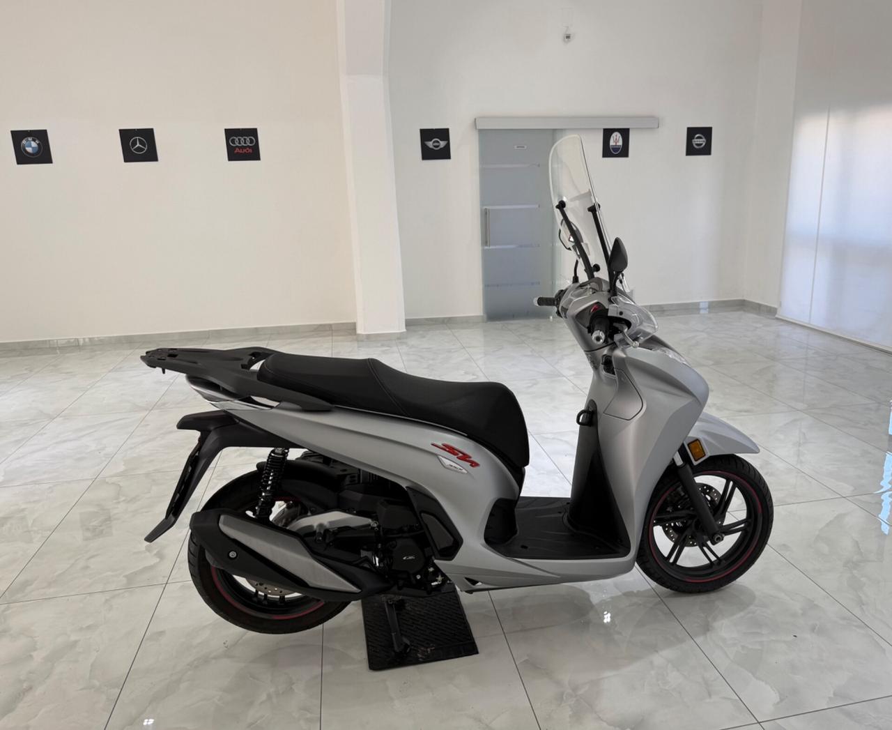 Honda SH 350 SPORT