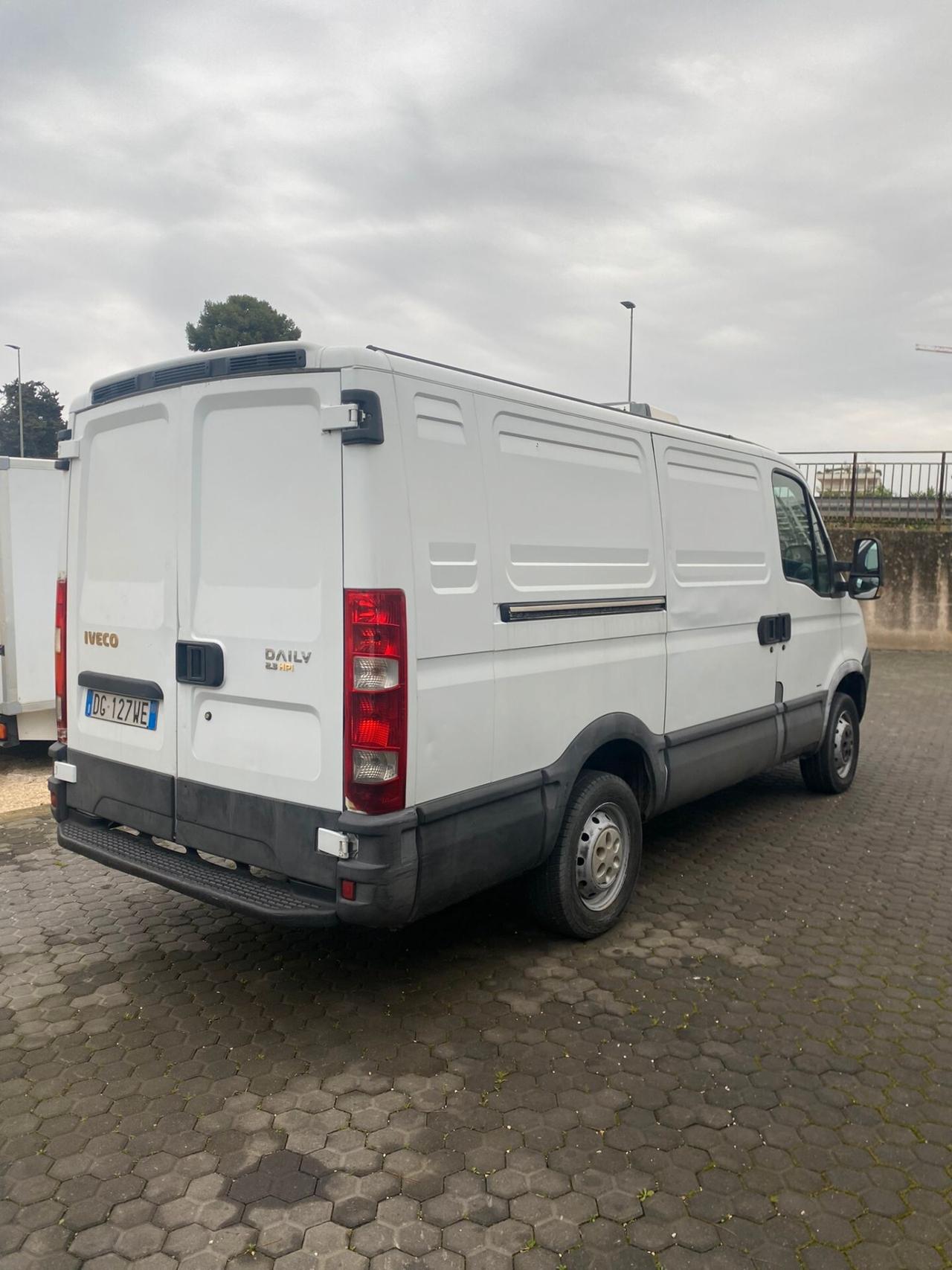 Iveco Daily 2.3 MJ Isotermico con Gruppo Frigo Thermo King – Motore Revisionato