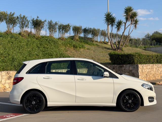 MERCEDES-BENZ B 180 SPORT+NAVI+LED+RCAM+PELLE-TEX+CRUISE+17BLACK