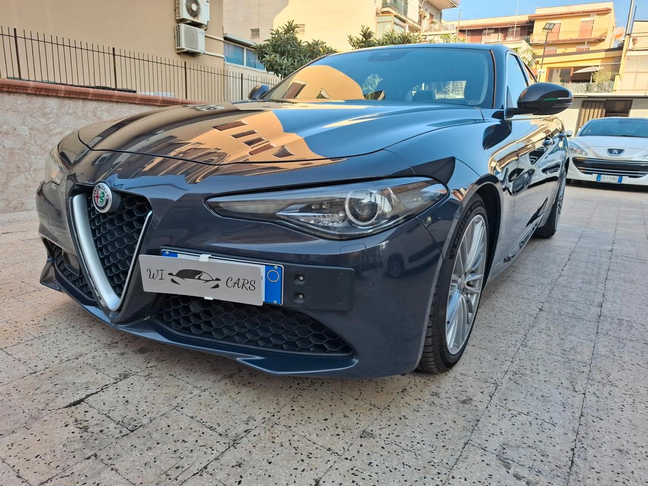 Alfa Romeo Giulia - 2.2 Super 180 CV CARPLAY/KEYLESS/DAB /LED