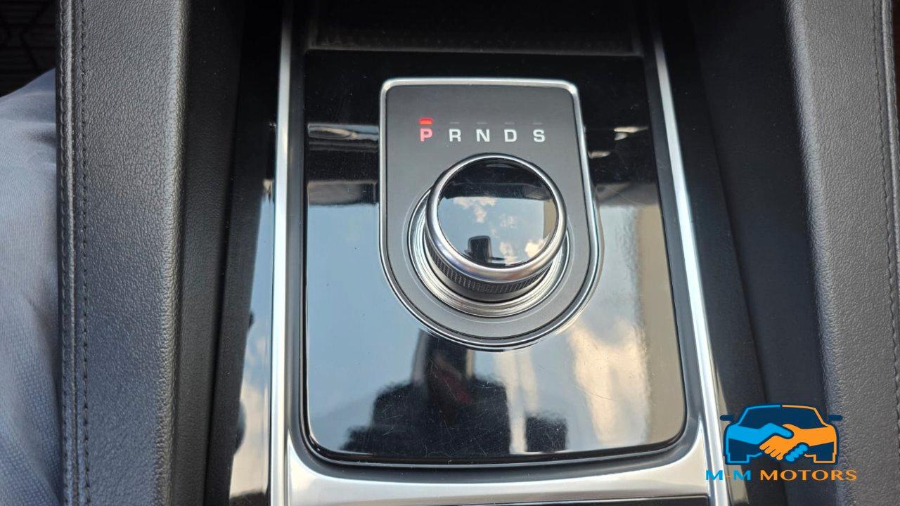 Jaguar F-Pace 2.0d i4 Portfolio awd 240cv auto my18