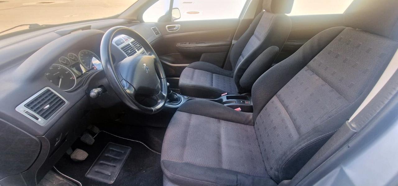 Peugeot 307 2.0 16V HDi TETTO PANO OK NEOPATENT