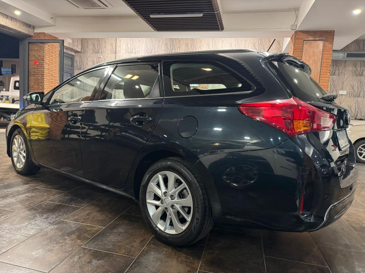 Toyota Auris Touring Sports 1.4 D-4D Lounge