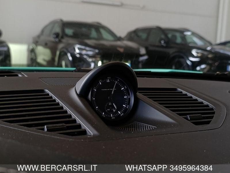 Porsche 911 Carrera 4 GTS
