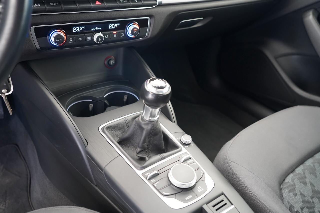 Audi A3 1.6 TDI 110 Cv Young 3 porte