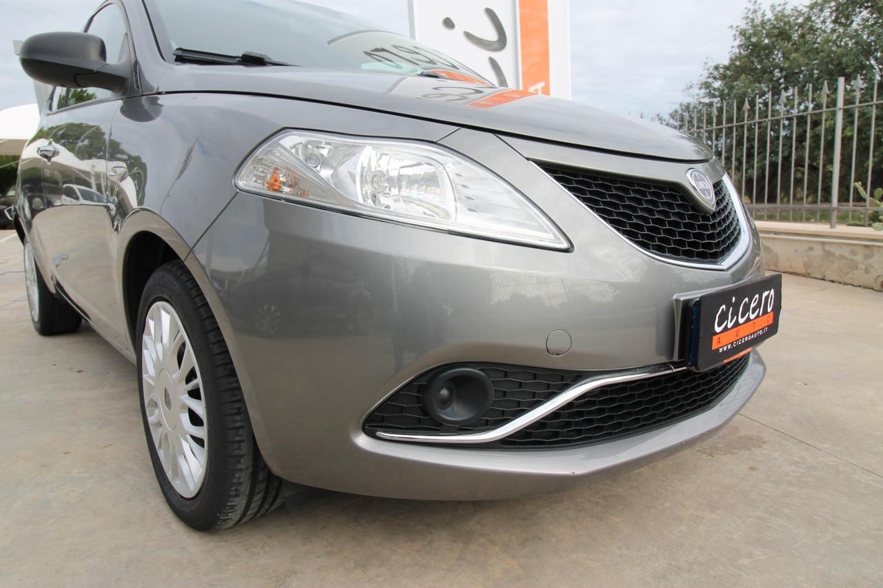 Lancia Ypsilon 1.3 MJT 95 CV Silver|71000KM|2017