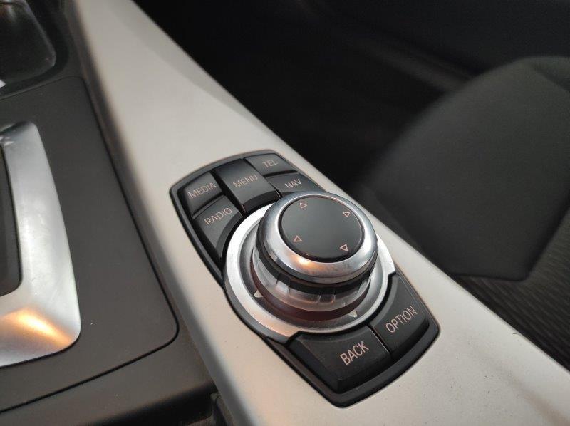BMW Serie 3 (F30/F31) - 318d Business Advantage aut.