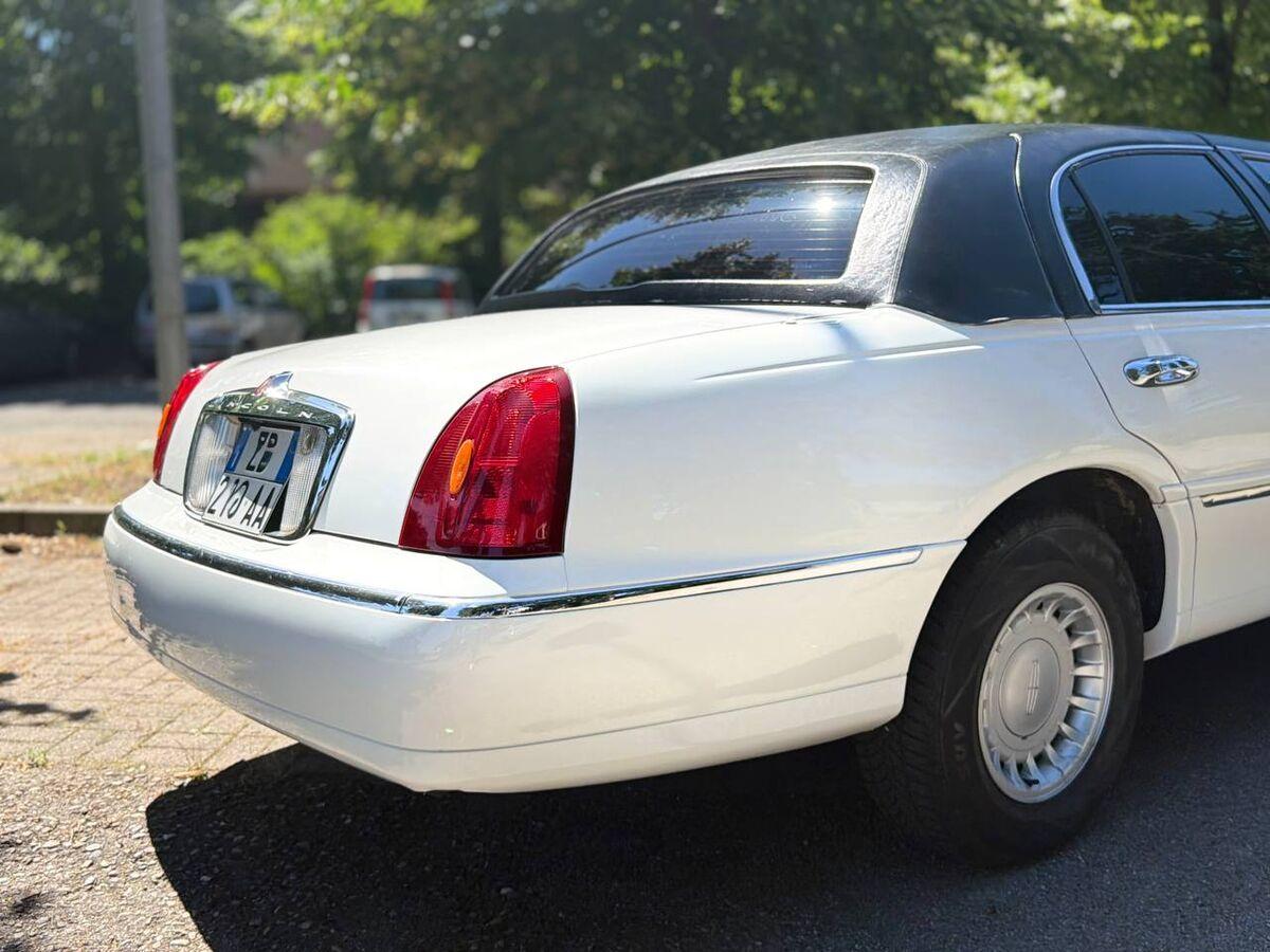 Ford Lincoln Town Car Executive Series