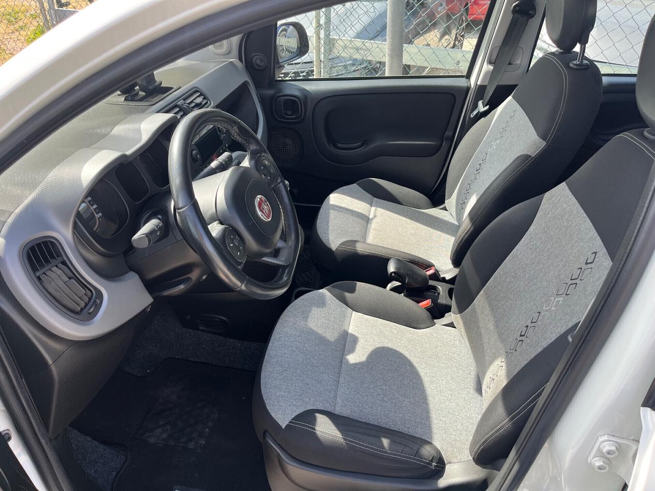 Fiat Panda 0.9 TwinAir Turbo Natural Power Lounge .
