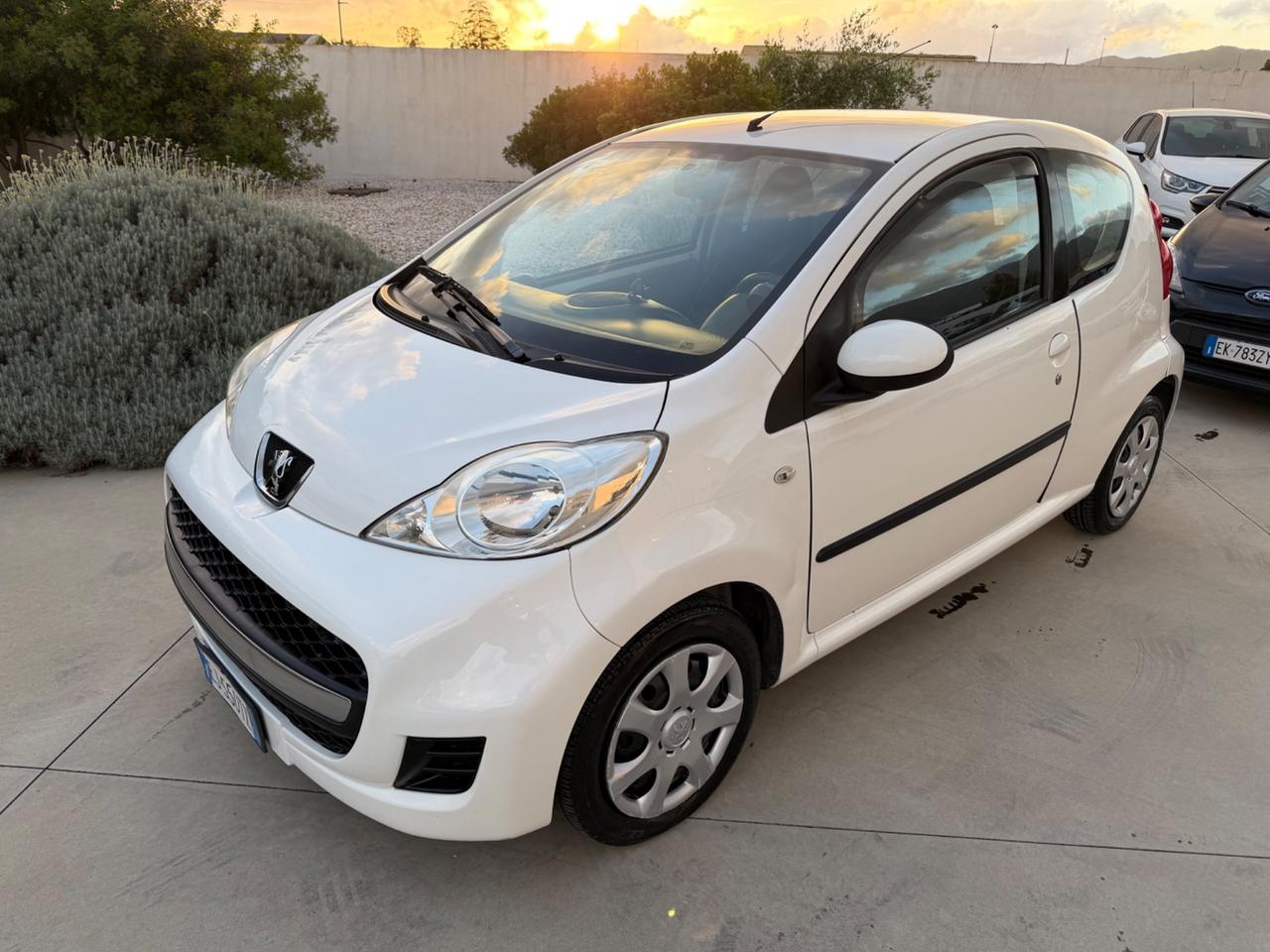Peugeot 107 1.0 68CV 3p. “75 Mila Km” 2011