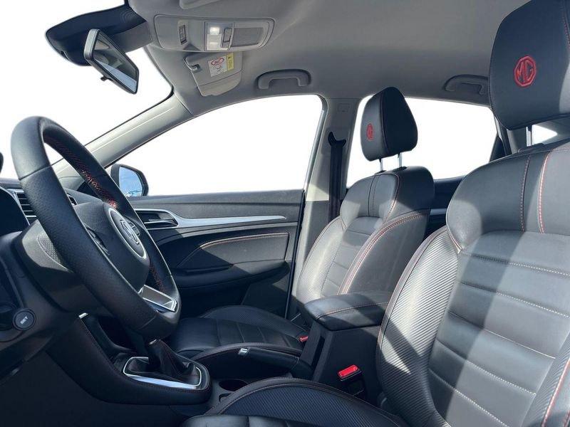 MG ZS Benzina MG ICE 1.5L MT LUX Dover White DARK interior