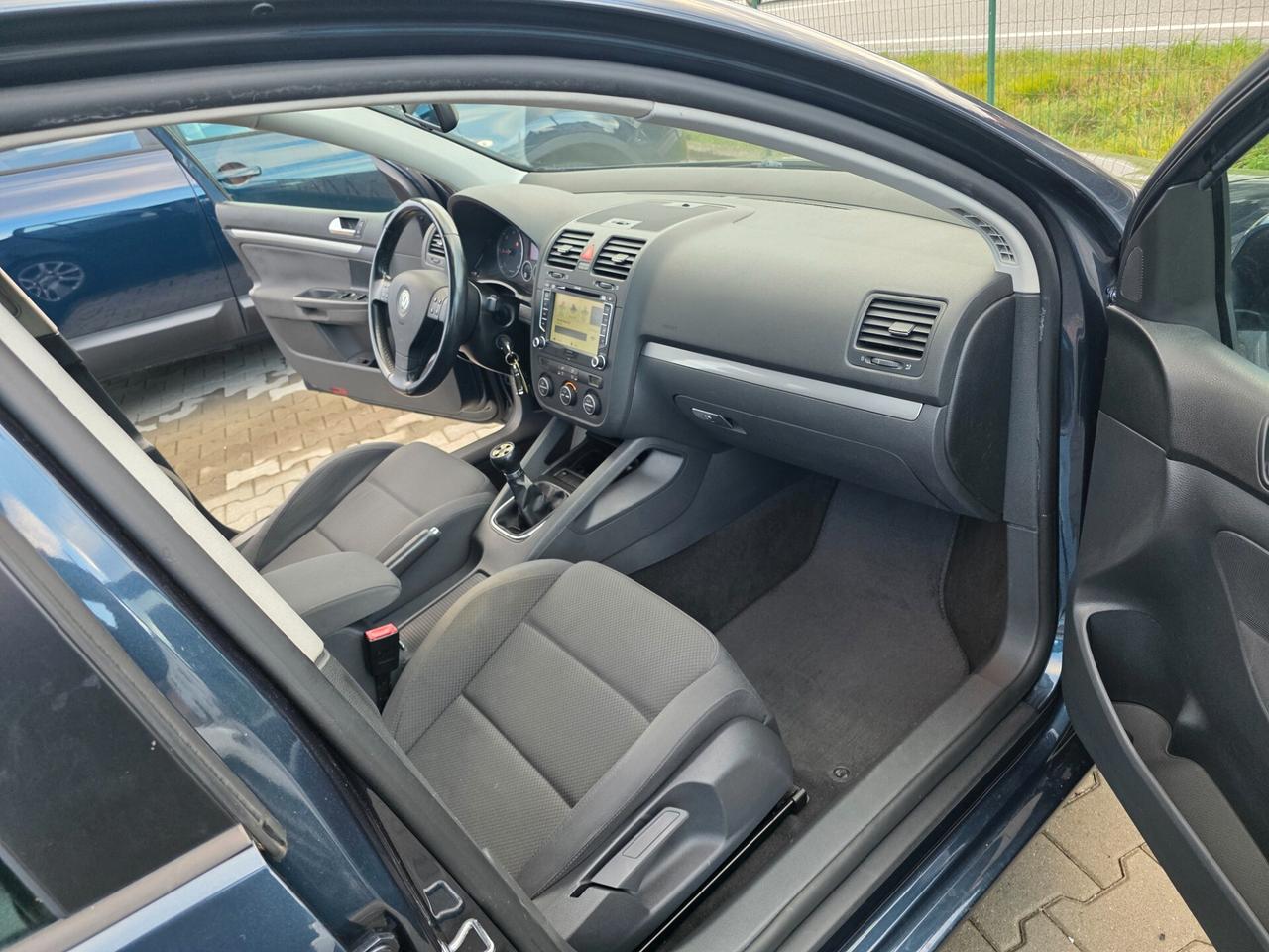 Volkswagen Golf 2.0 16V TDI 4x4 vista provata piaciuta