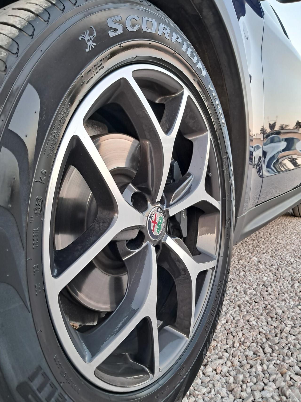 Alfa R. Stelvio 190 CV SUPER* AT8 Q4 *LED-PELLE-CERCHI