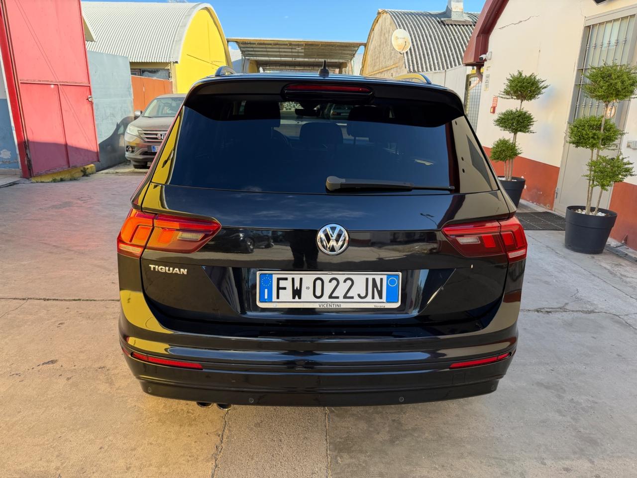 Volkswagen Tiguan 1.6 TDI R-Line - 2019