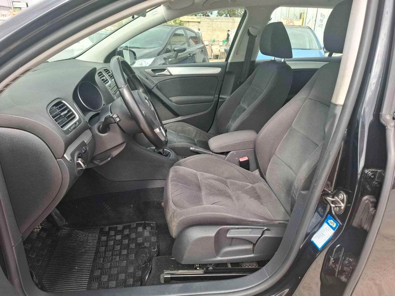 VOLKSWAGEN GOLF 6 1.6 TDI HIGHLINE - 2011