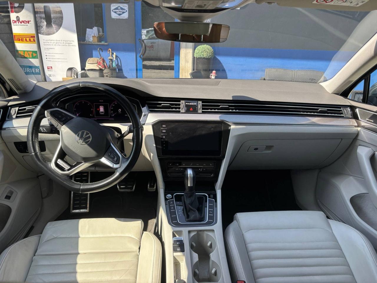 Volkswagen Passat Variant 2.0 TDI SCR 200 CV 4MOTION DSG Executive