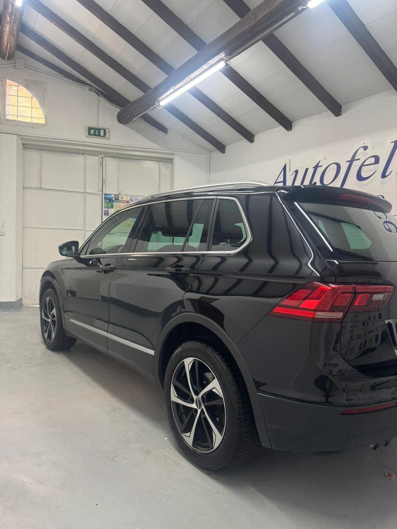 Volkswagen Tiguan 2.0 TDI SCR DSG 4MOTION Business BMT