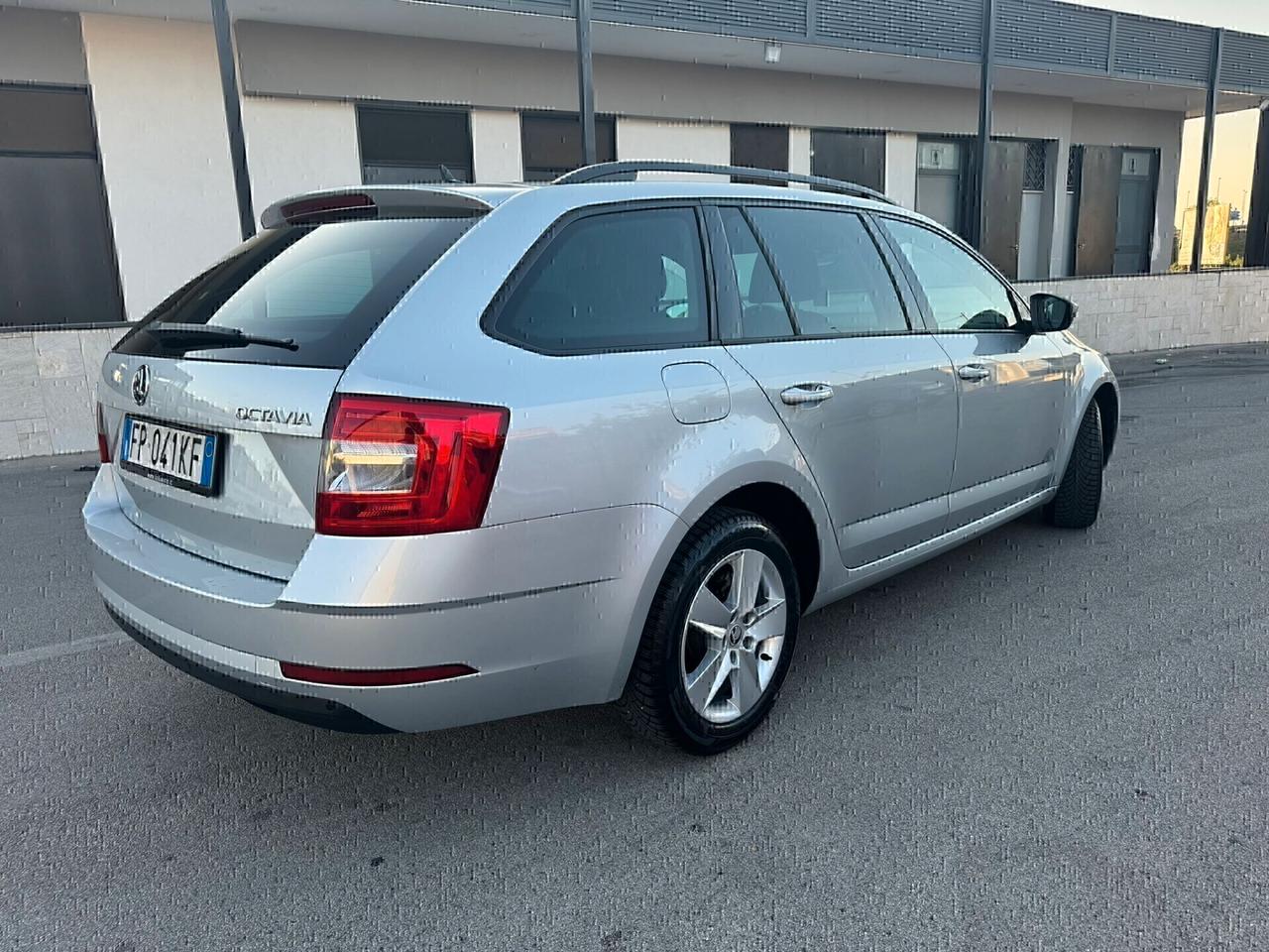 Skoda Octavia 1.6 TDI CR 115 CV DSG Wagon Executive