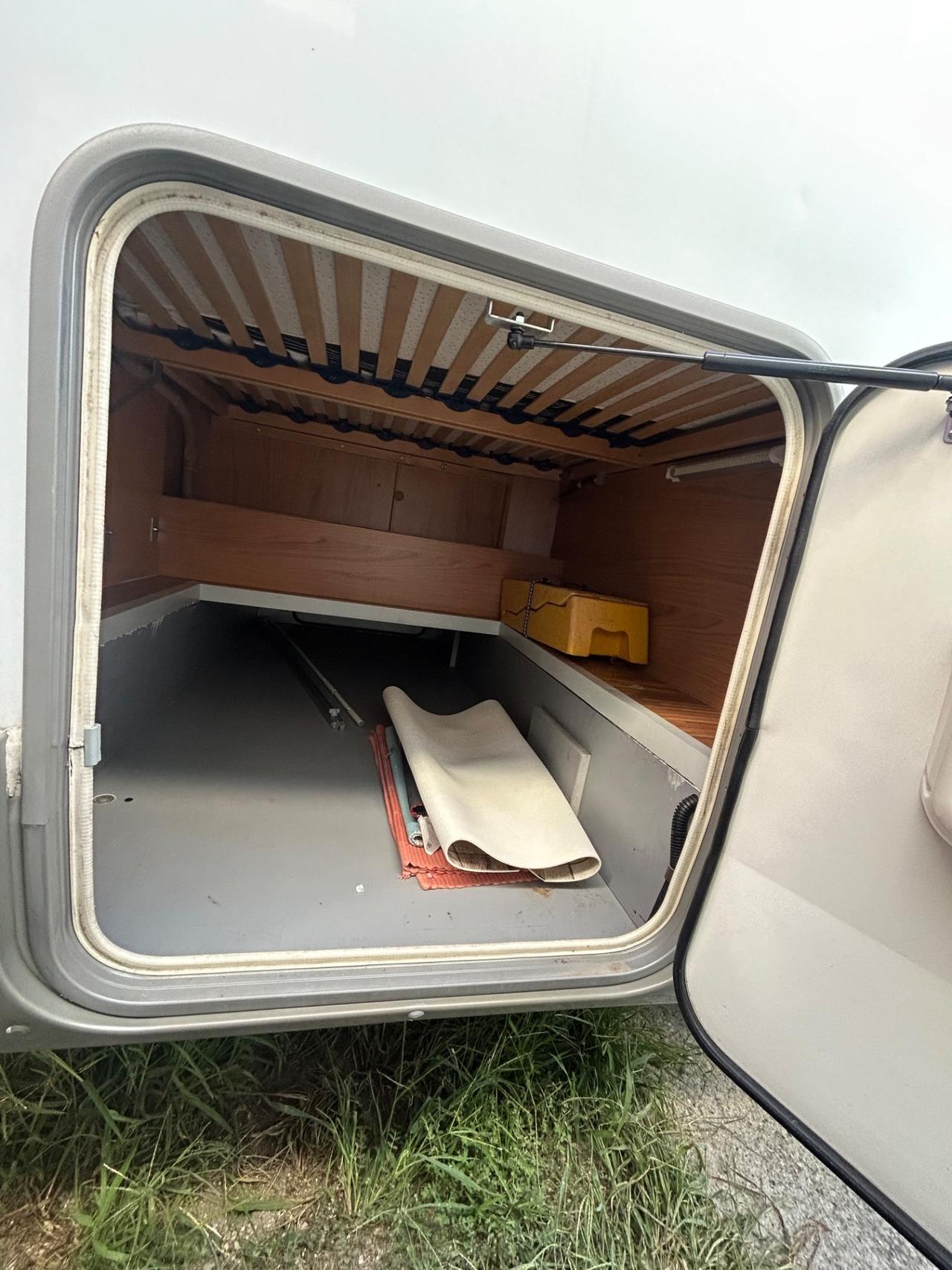 570 BURSTNER Aviano motorhome del 2007 in saldo