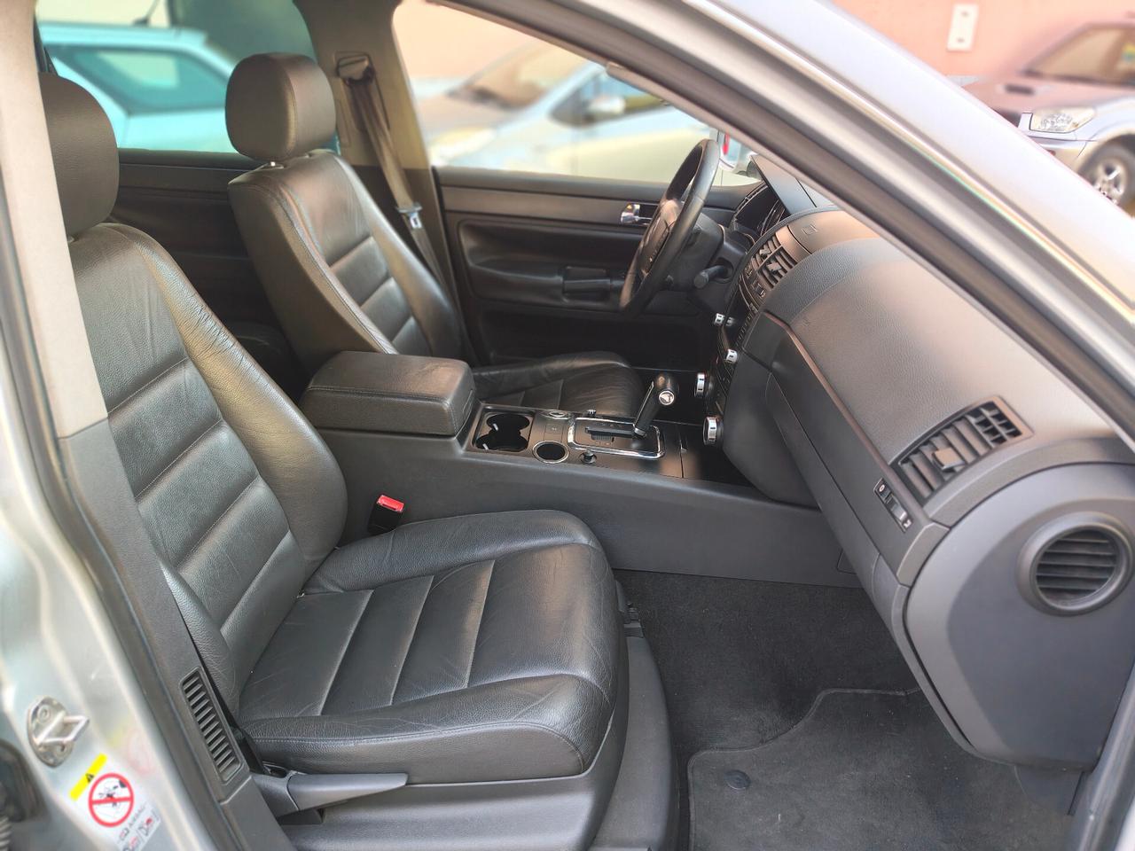 Volkswagen Touareg 2.5 R5 TDI Tip Exclusive