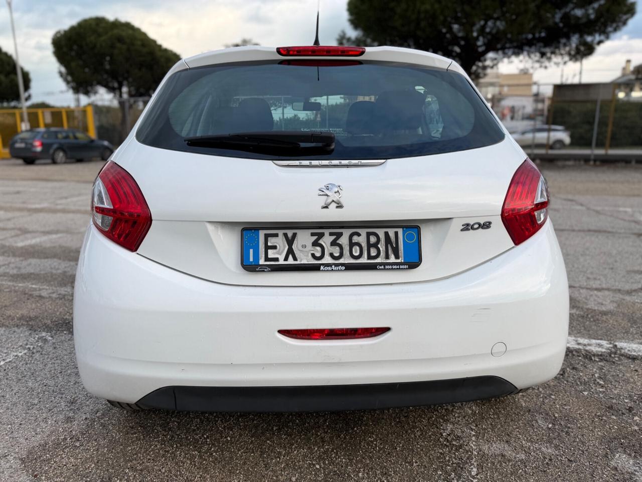 Peugeot 208 1.4 HDi 68 CV 5 porte Allure