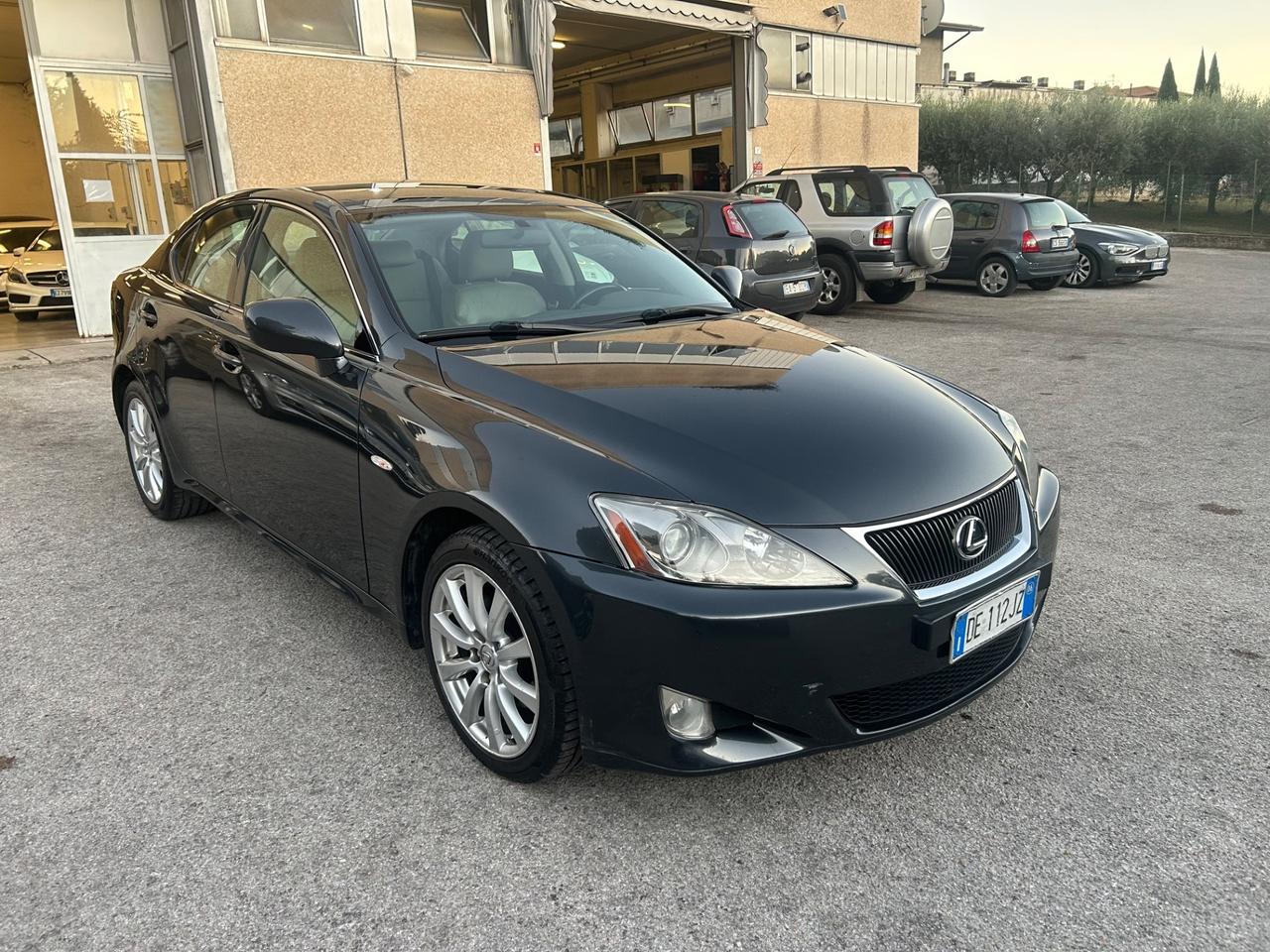 Lexus IS 220d 2.2 16V Luxury