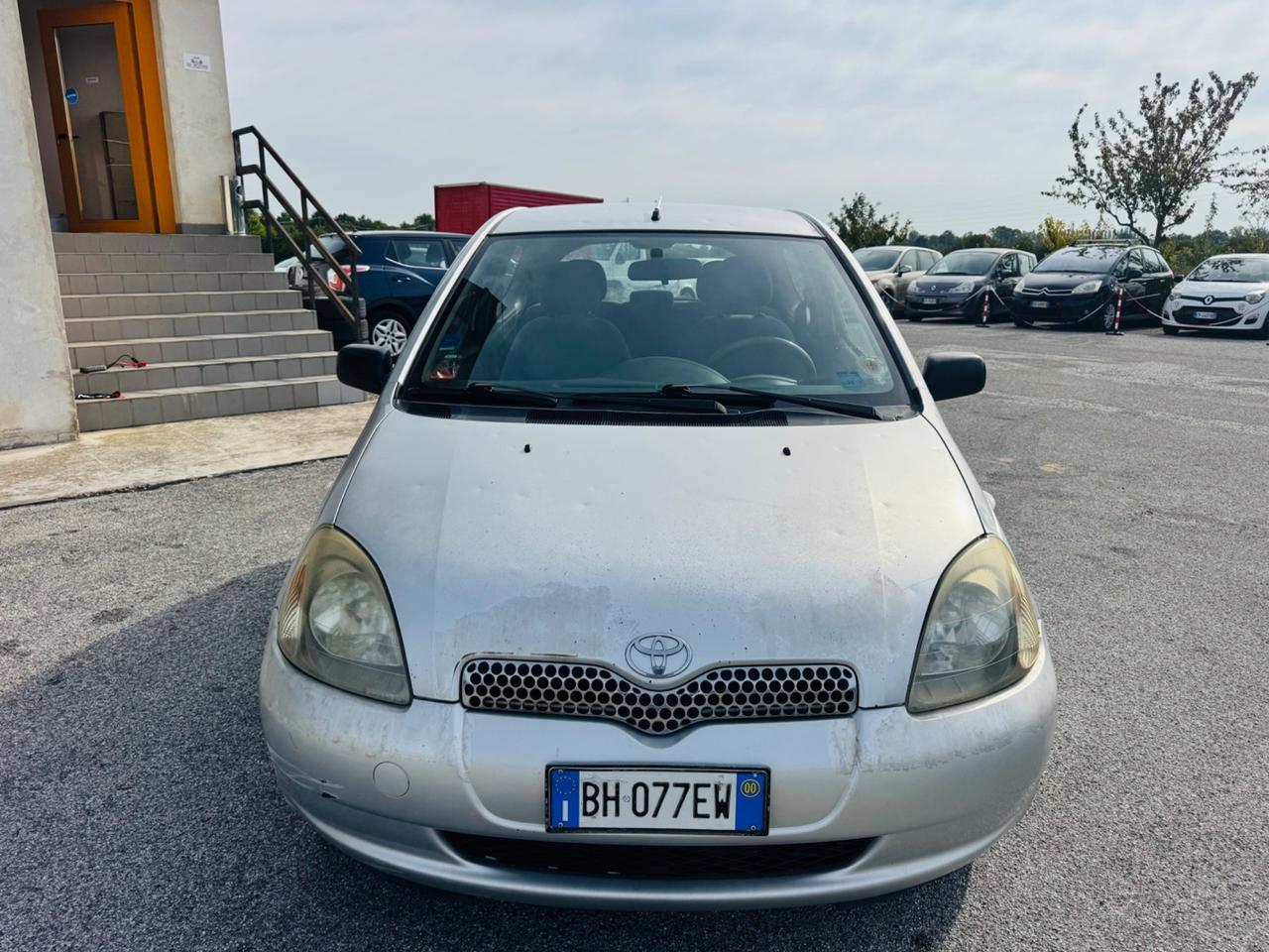 Toyota Yaris 1.0 benzina anno 2001 neo patentati