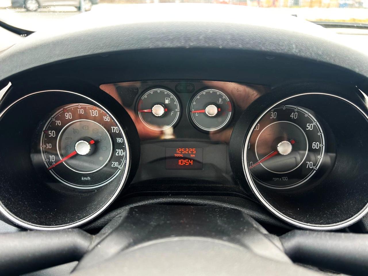 Fiat Punto Evo 1.4 5 porte Active GPL OK NEOPATENTATI