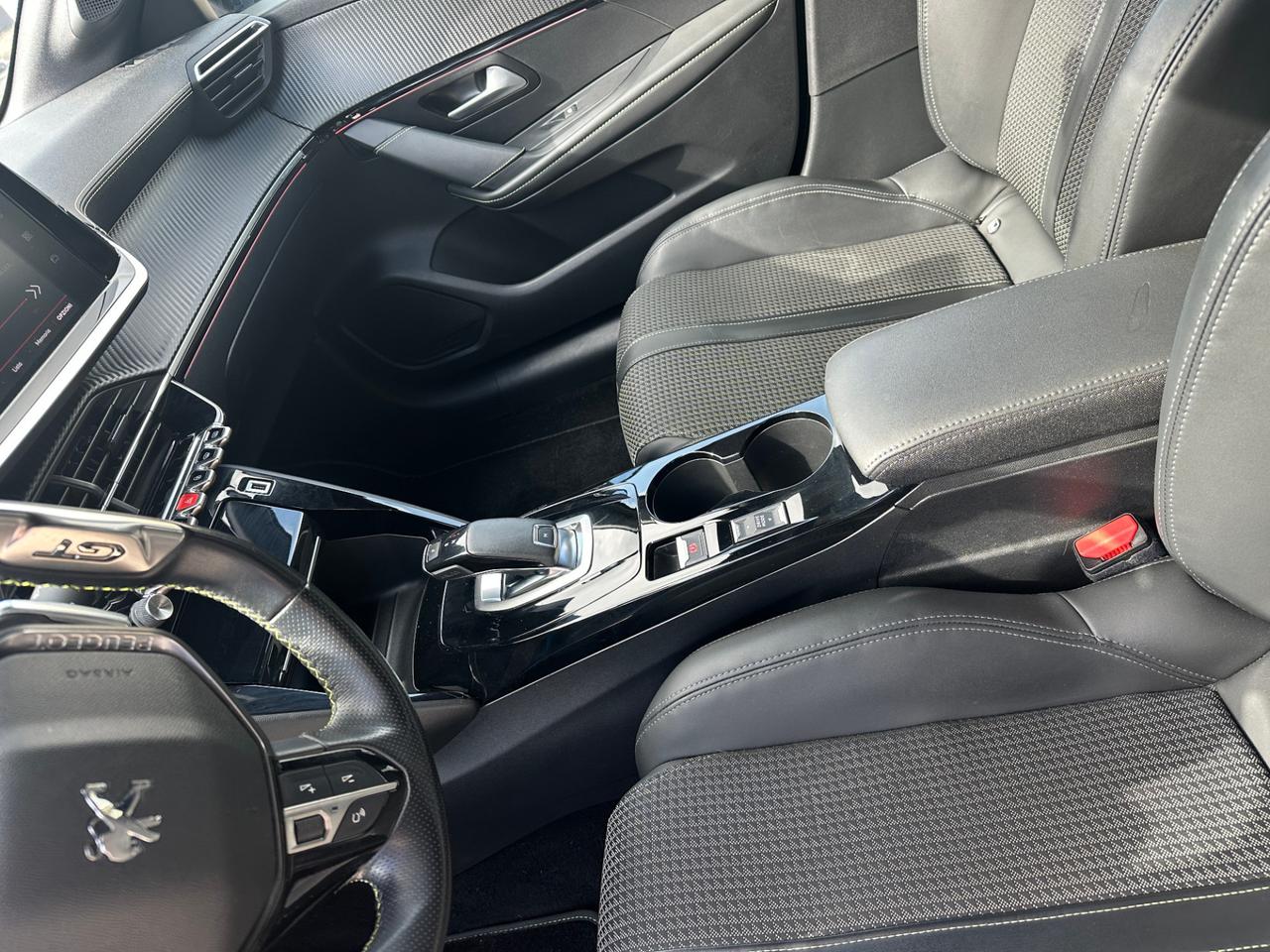 Peugeot 208 1.2 puretech GT Line s&s 100cv eat8