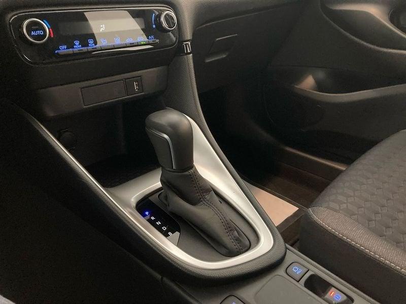 Toyota Yaris Hybrid Trend MY22