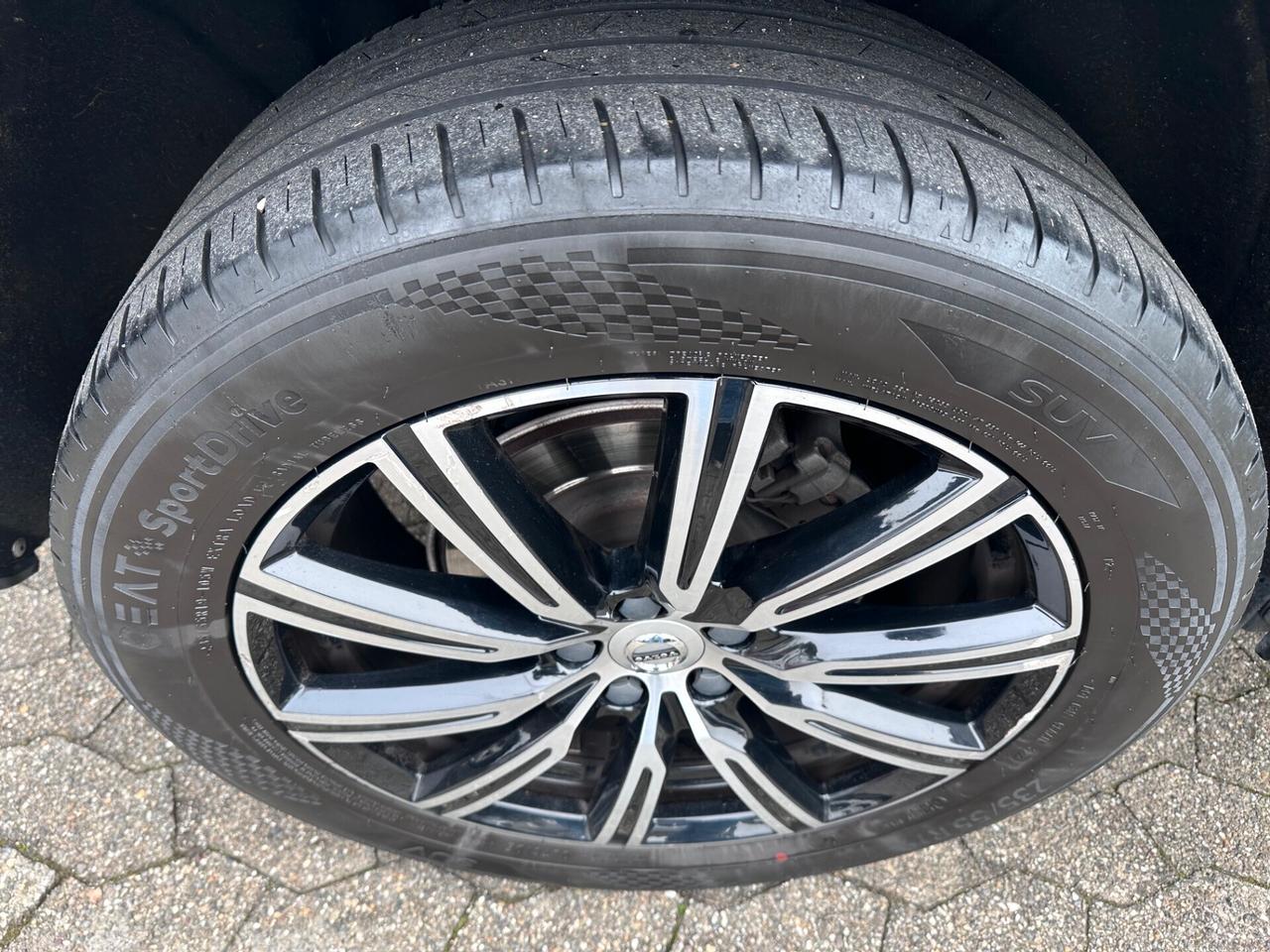 Volvo XC 60 D4 AWD Geartronic Inscription*EURO6*PELLE*NAVI