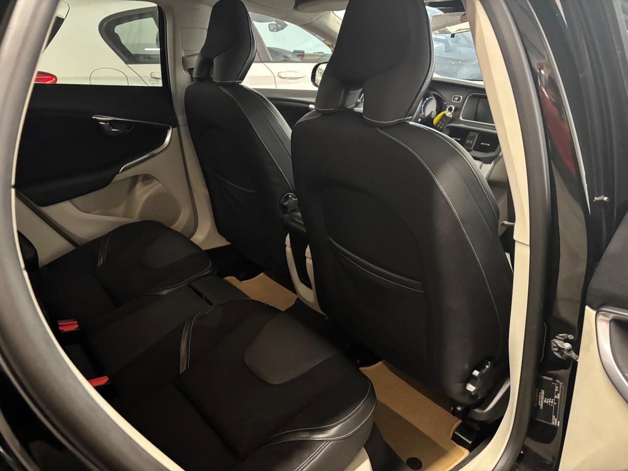 Volvo V40 D2 1.6 |INTERNI B-COLOR|TETTO|