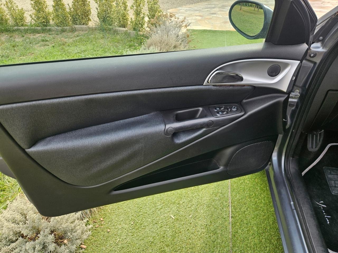 Lancia Ypsilon 1.2 Oro