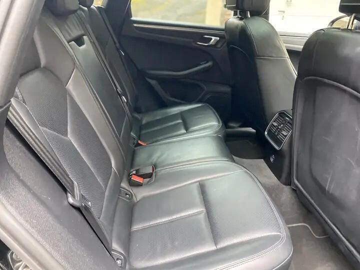 Porsche Macan 2.0 tetto poanoramico !