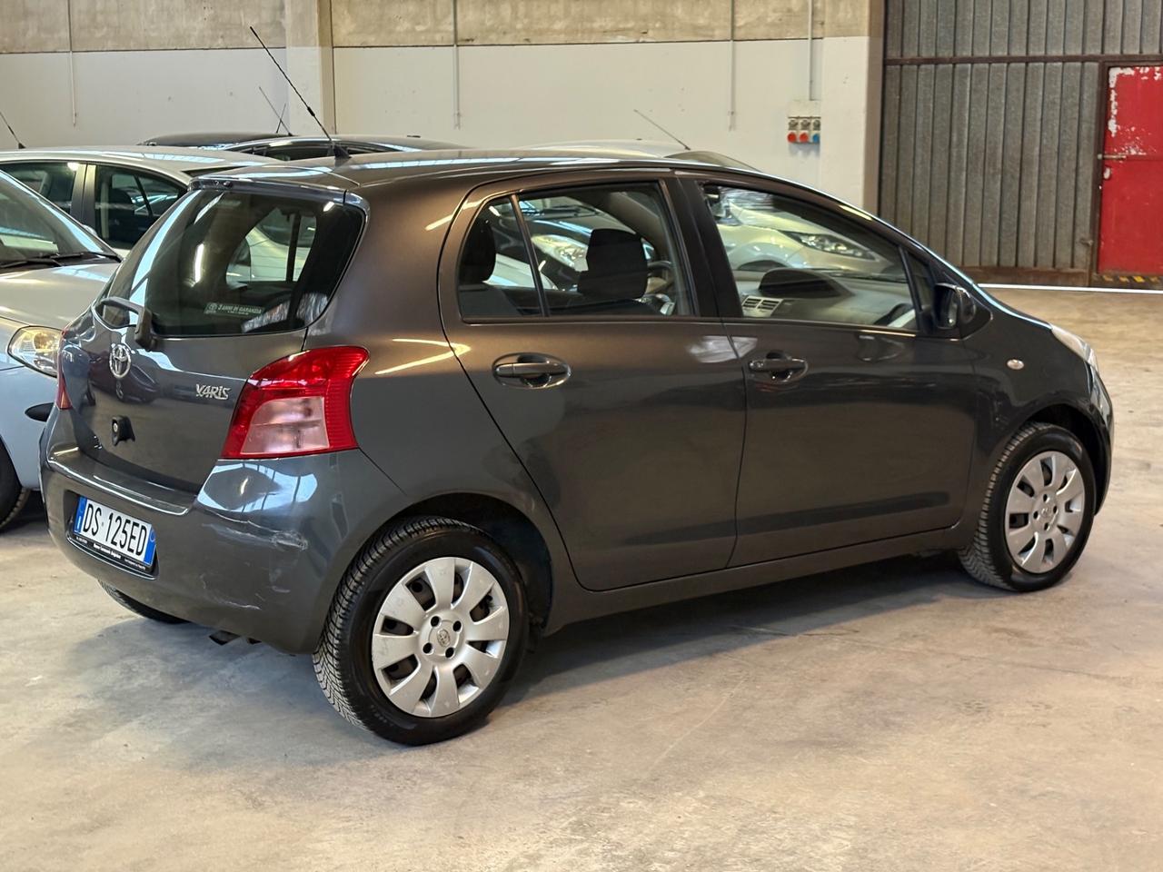 Toyota Yaris 1.0 5 porte Sol