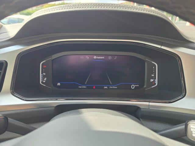 VOLKSWAGEN T-Roc 1.0 TSI IQ Light LED Performance 18" CAMERA ACC