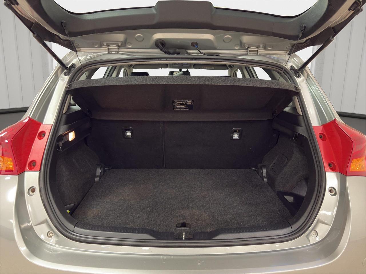 Toyota Auris 5p 1.8h Lounge