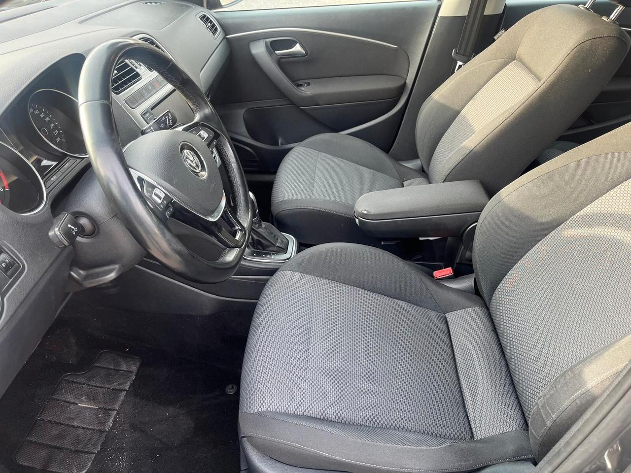 Volkswagen Polo 1.4 TDI 90 CV DSG **NEOP**