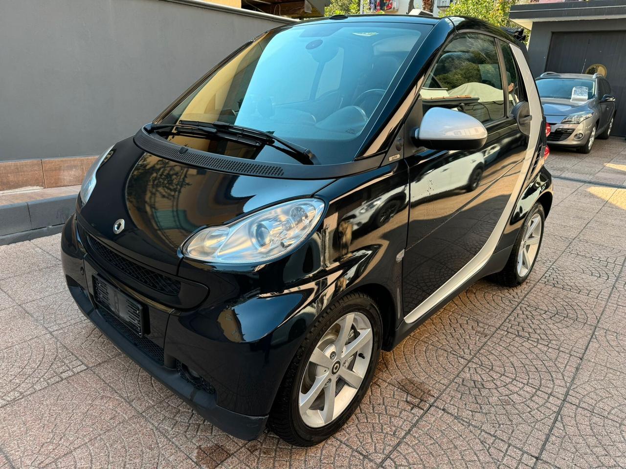 Smart ForTwo 1000 62 kW cabrio passion Full