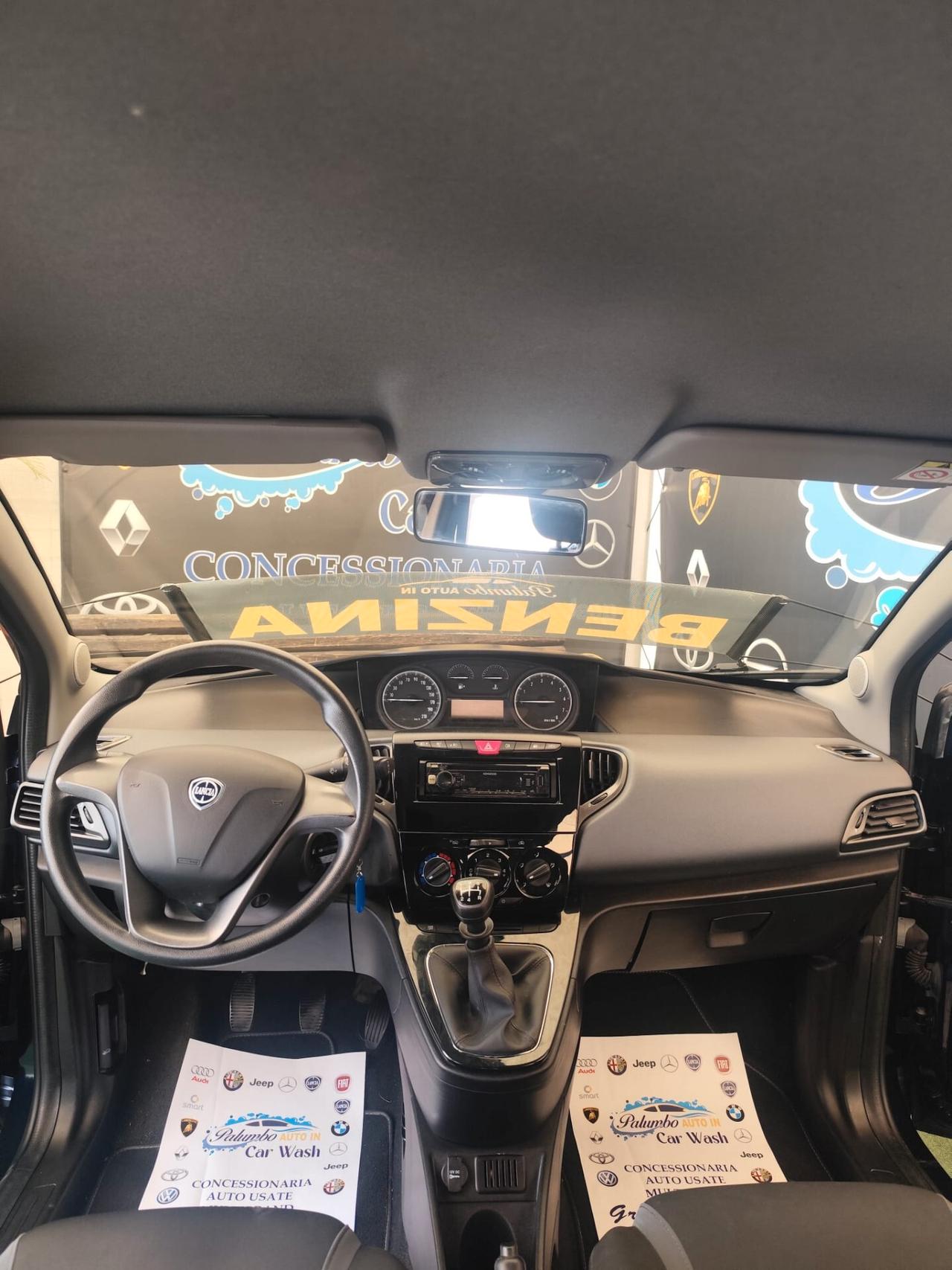 Lancia Ypsilon 1.2 69 CV 5 porte Platinum