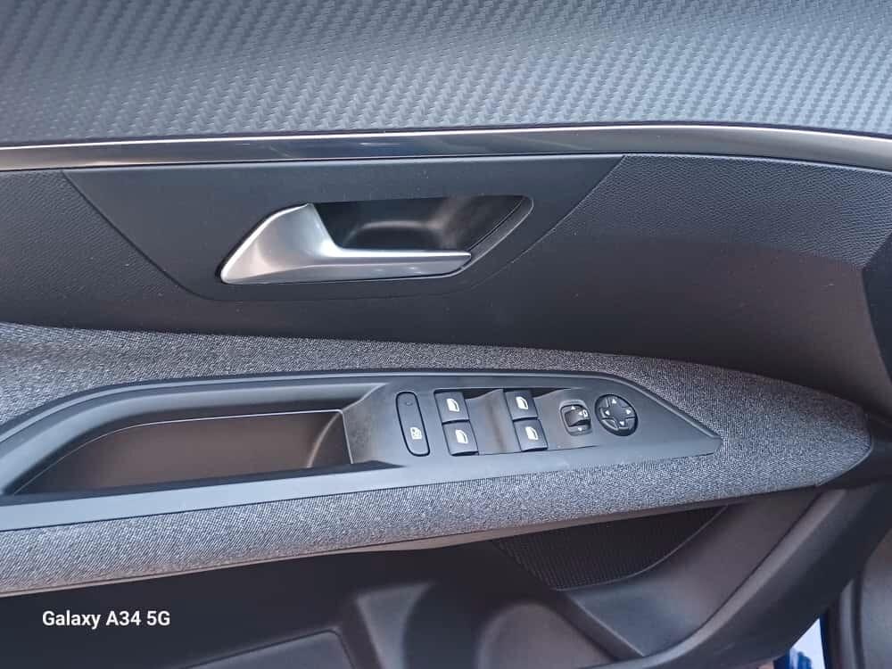 Peugeot 3008 BlueHDi 130 S&S EAT8 Business