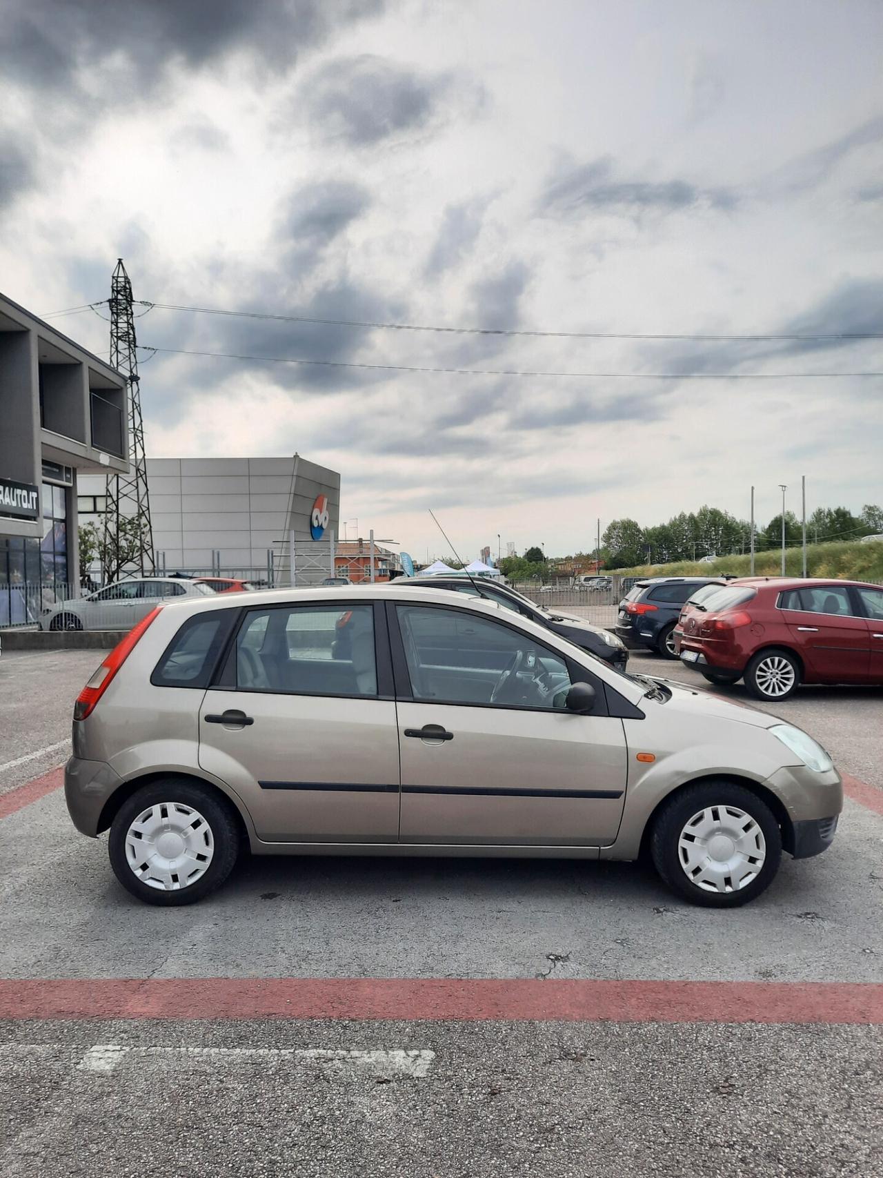 Ford Fiesta 1.2 16V 5p. Ambiente OK NEOPATENTATI