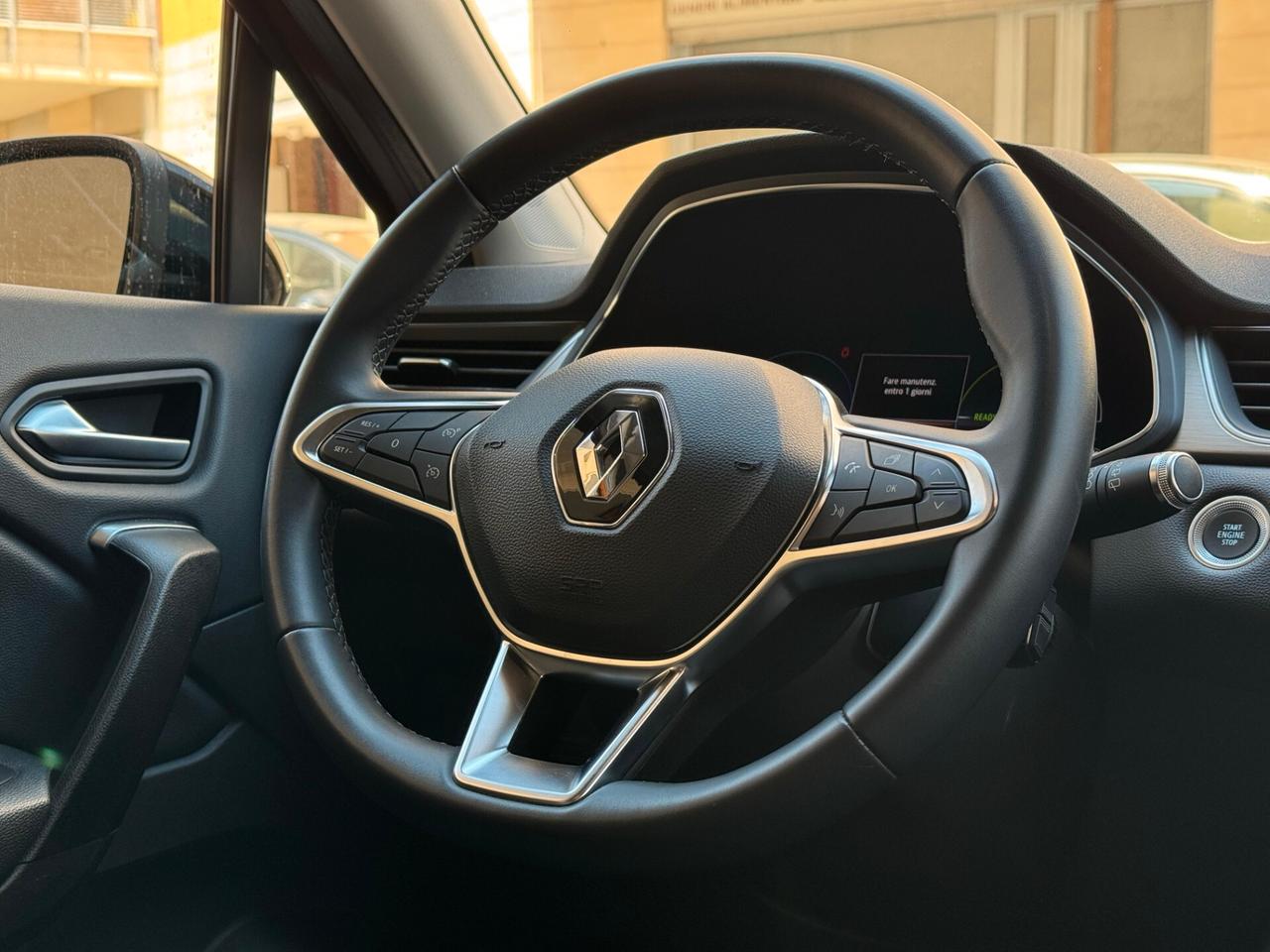 Renault Captur Plug-in Hybrid E-Tech 160 cv Initiale Paris