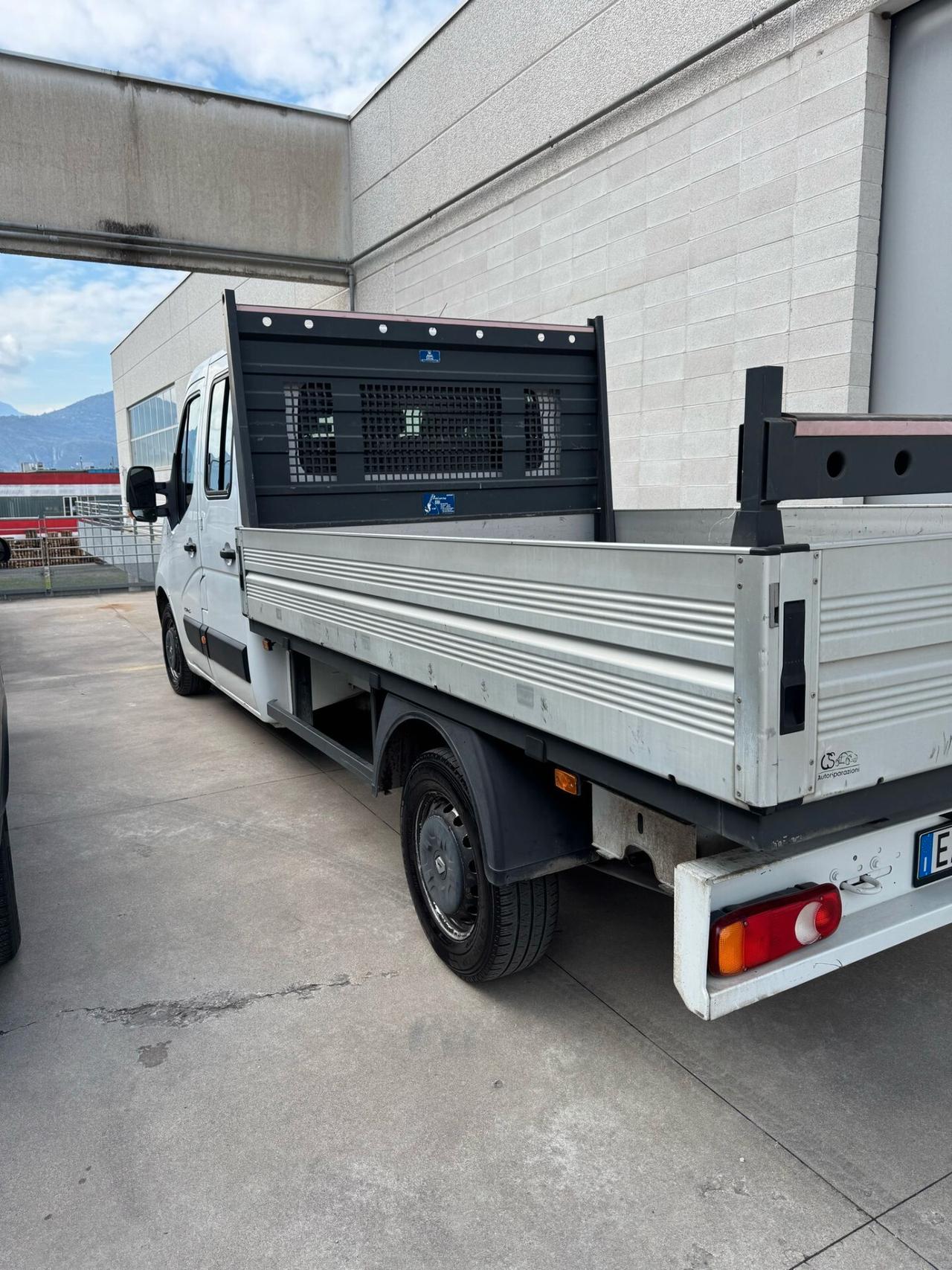 Renault Master T35 2.3 dCi/125 PL-DC Cabinato E5