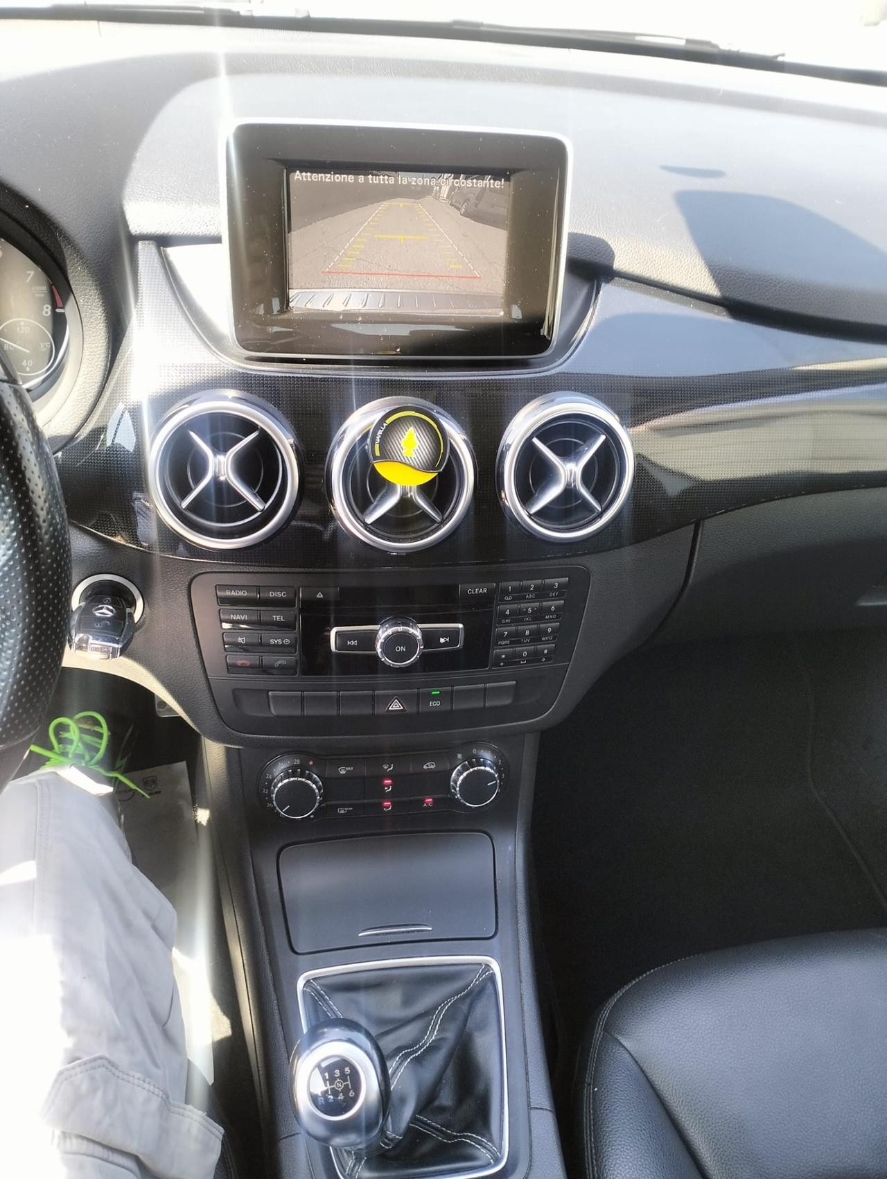 Mercedes-benz B 180 Benz Premium